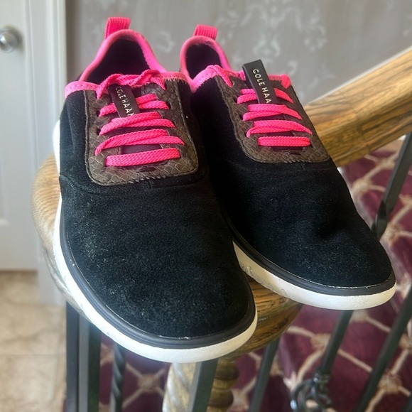 Cole Haan ladies zero grand sneaker very good condition size 8 1/2 - Picture 6 of 11